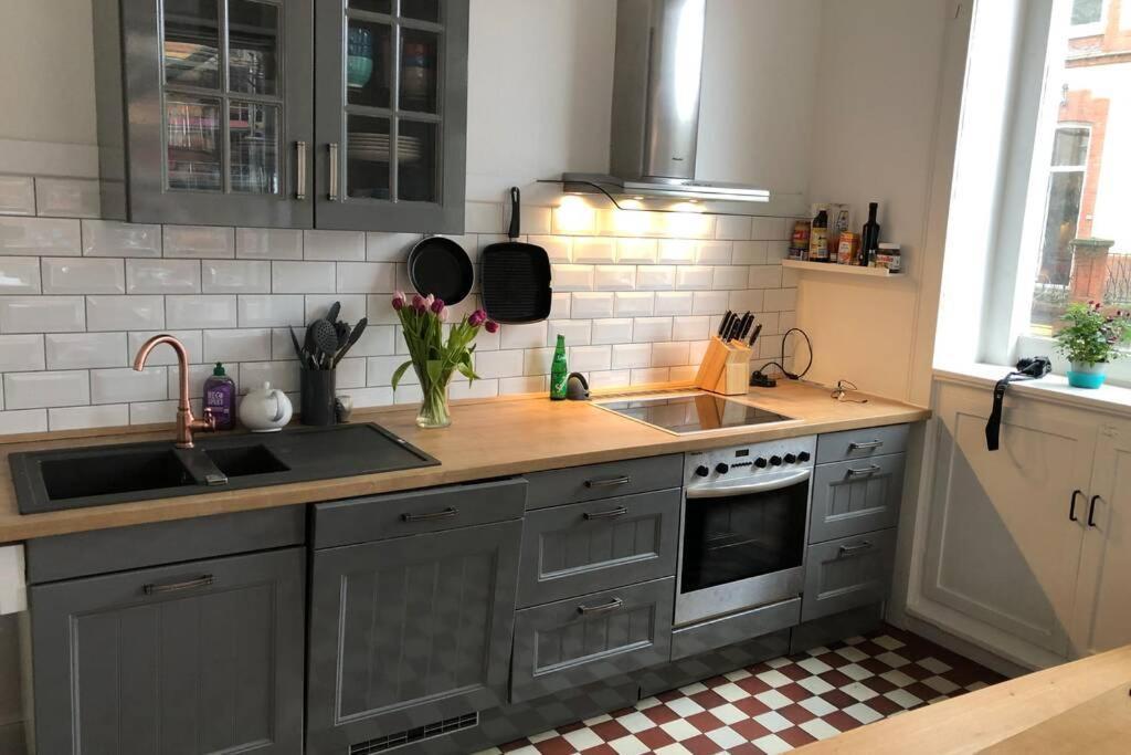 Großzügige 185m2-Altbauwohnung in Bestlage 7Zimmer-2Bäder-2Küchen-2WCs Hamburgo Exterior foto