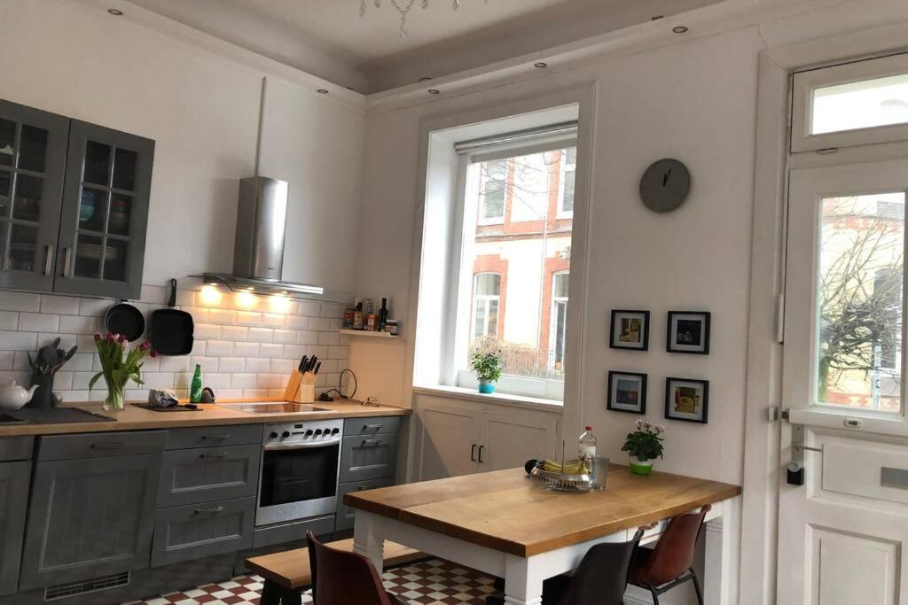 Großzügige 185m2-Altbauwohnung in Bestlage 7Zimmer-2Bäder-2Küchen-2WCs Hamburgo Exterior foto